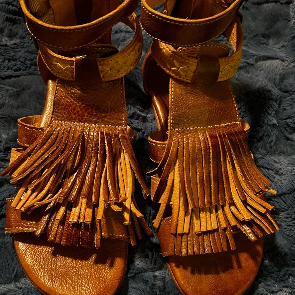Bed Stu brown leather fringe sandals sz 7